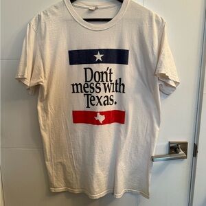 Men's Vintage White Graphic T-Shirt - Don't Mess with Texas